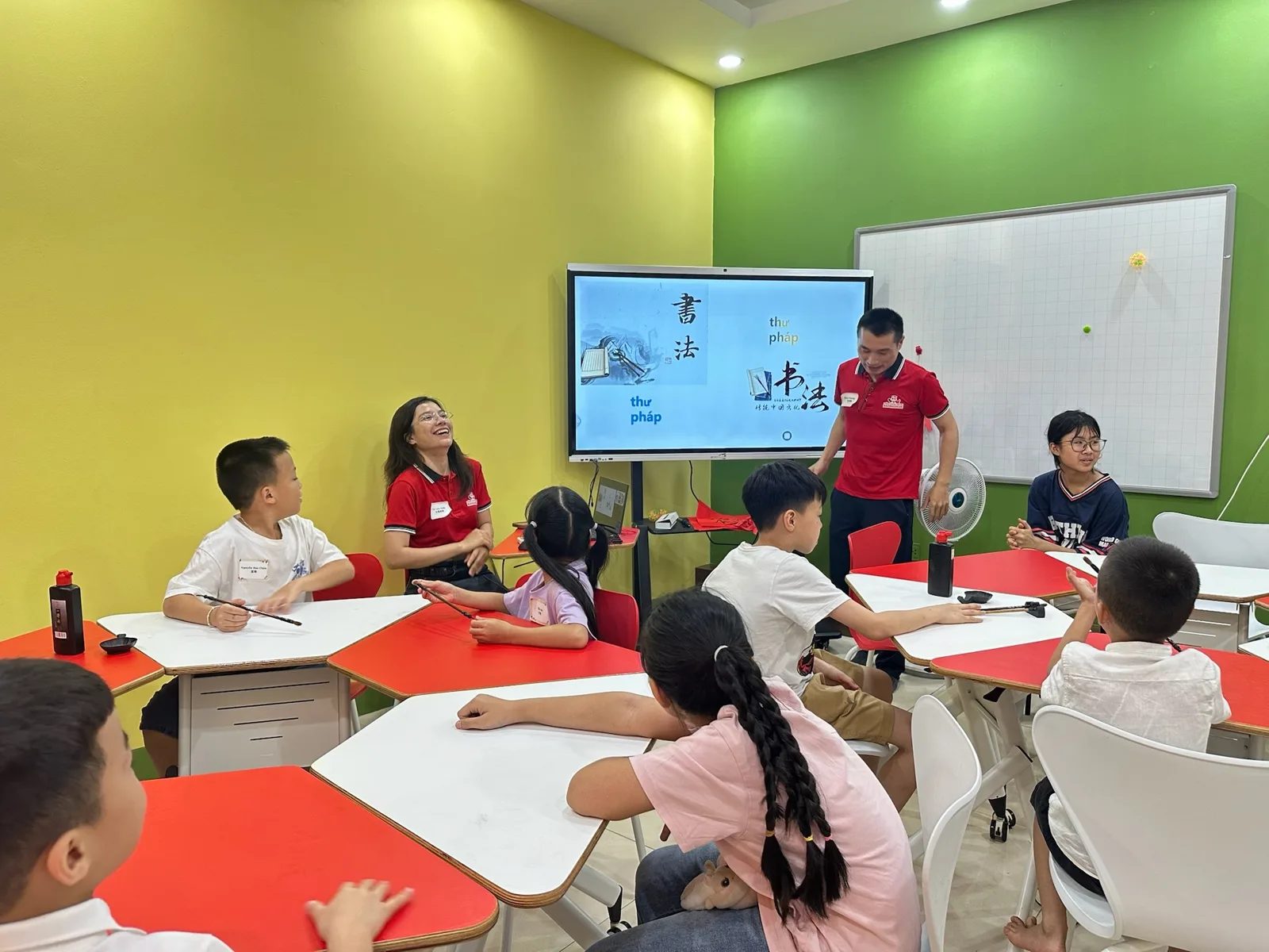 Giờ học thư pháp chữ Hán tại BAOBAOXUE